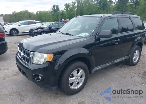 2010 Ford Escape Xlt z USA, uszkodzony, nr VIN 1FMCU0D79AKB11463